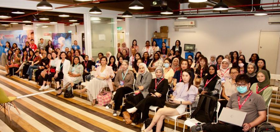 Read more about the article Exabytes Fuels Women’s Entrepreneurial Journey Through AWEWE 2024